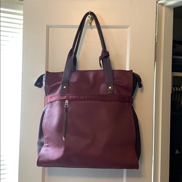 Lululemon carry on! - Picture 2 of 8